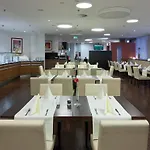 Austria Trend Salzburg West Hotel 4*