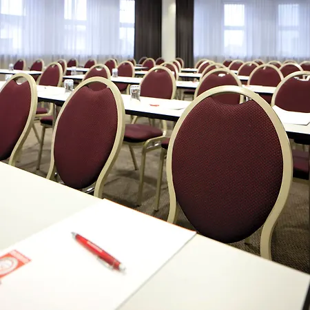 Austria Trend Salzburg West Hotel 4*