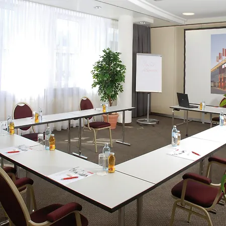 Hotel Austria Trend Salzburg West 4*