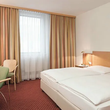 Austria Trend Salzburg West Hotel 4*