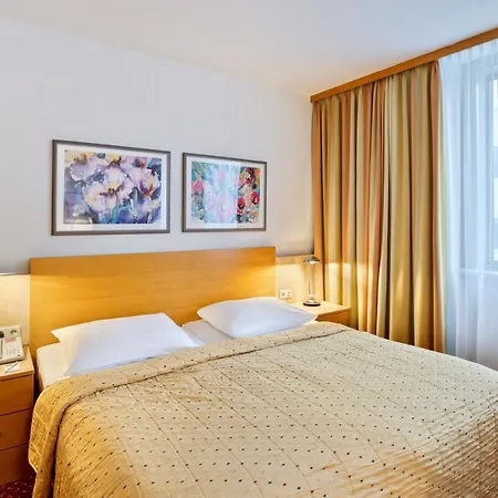 Austria Trend Salzburg West Hotel 4*