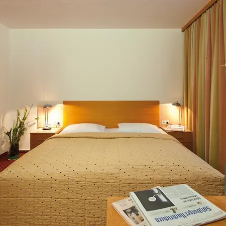 Austria Trend Salzburg West Hotel 4*