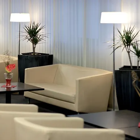 Hotel Austria Trend Salzburg West 4*