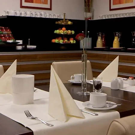 Hotel Austria Trend Salzburg West 4*