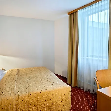 Hotel Austria Trend Salzburg West 4*